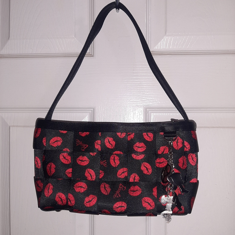 Harveys Seatbelt Baggett Barbie Kiss Bag